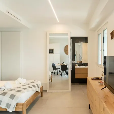 Gentile 46 Luxury Flat *