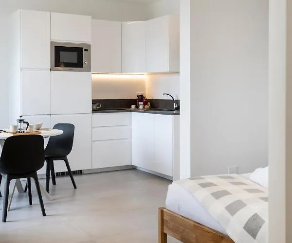 Gentile 46 Luxury Flat בארי
